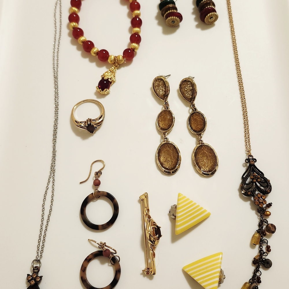 Gold, Brown And Red Jewelry Lot - Vintage-Modern